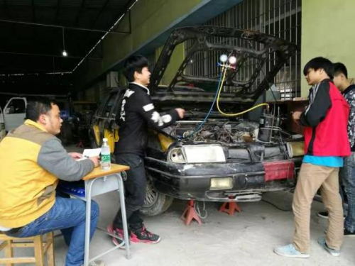 男生学汽车维修专业好还是计算机专业好