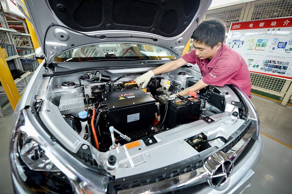 甘肃国防技工学校 新能源汽车检测与维修